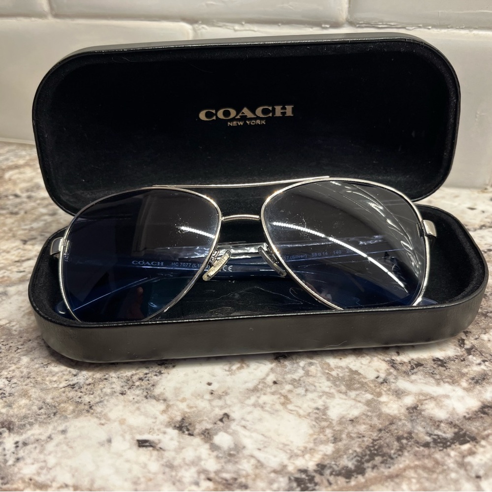 Coach Horse And Carriage Pilot Sunglasses in Silver/Navy Style No 7077